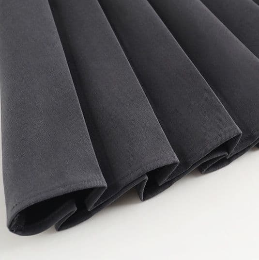 プリーツスカート 前ボタン飾り細プリーツミニスカート