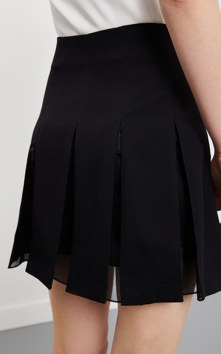 プリーツスカート 鎖飾り付きプリーツミニスカート