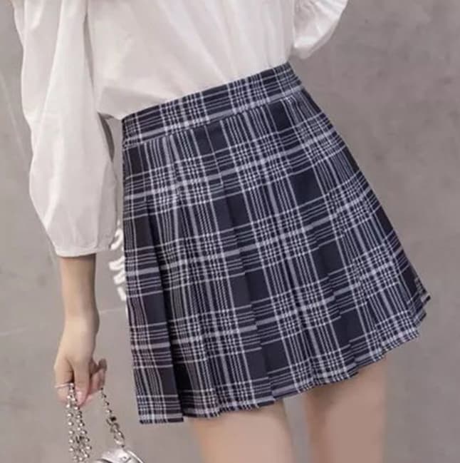 可愛いミニ丈プリーツスカート チェック柄 黒 着回し抜群