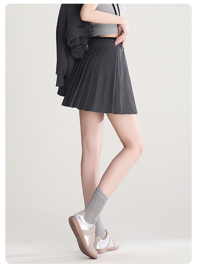 プリーツスカート 前ボタン飾り細プリーツミニスカート